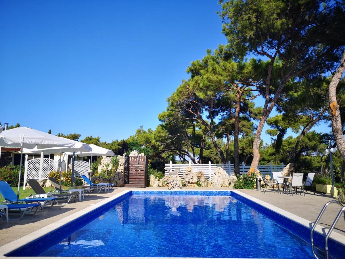 Louis Luxury Villa By Living In Blue Коскіну Екстер'єр фото
