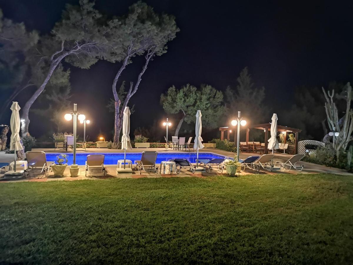 Louis Luxury Villa By Living In Blue Коскіну Екстер'єр фото
