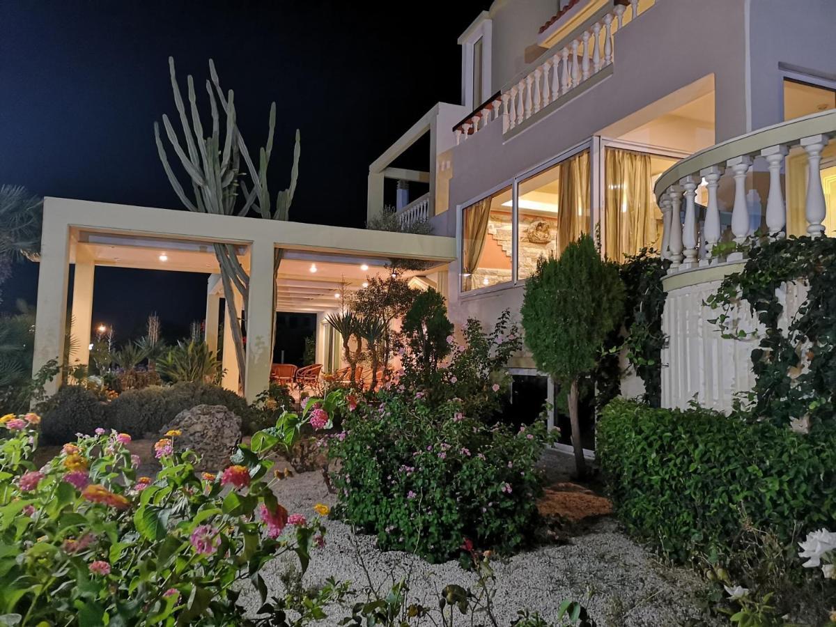 Louis Luxury Villa By Living In Blue Коскіну Екстер'єр фото