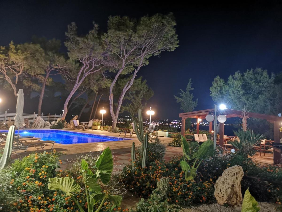 Louis Luxury Villa By Living In Blue Коскіну Екстер'єр фото